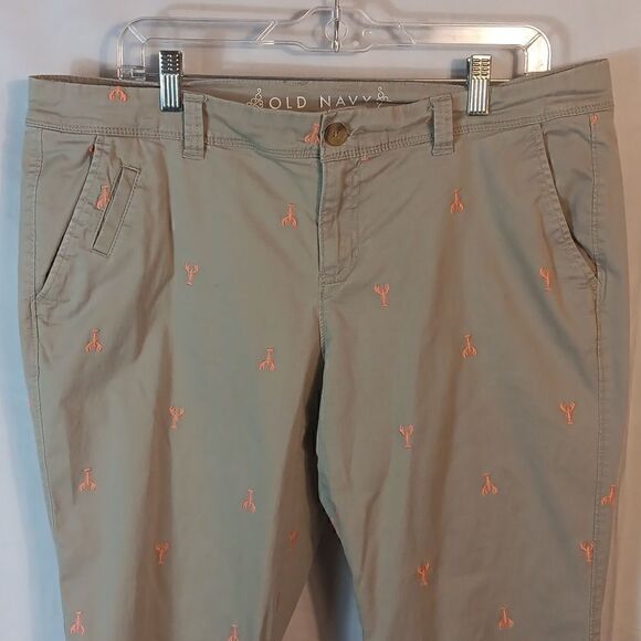 Old Navy Lobster/Crawfish Embroidered Stretch Cargo Roll Up Pants - Picture 3 of 8